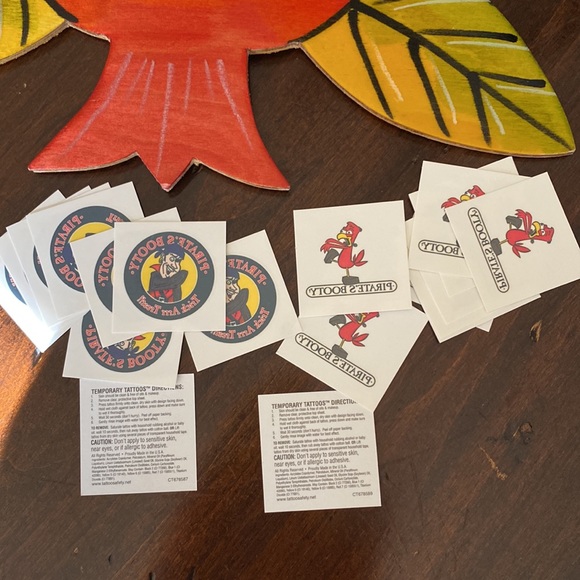 Halloween Pirate’s Booty temporary tattoos “trick arrr treat” pirate & parrot - Picture 8 of 9